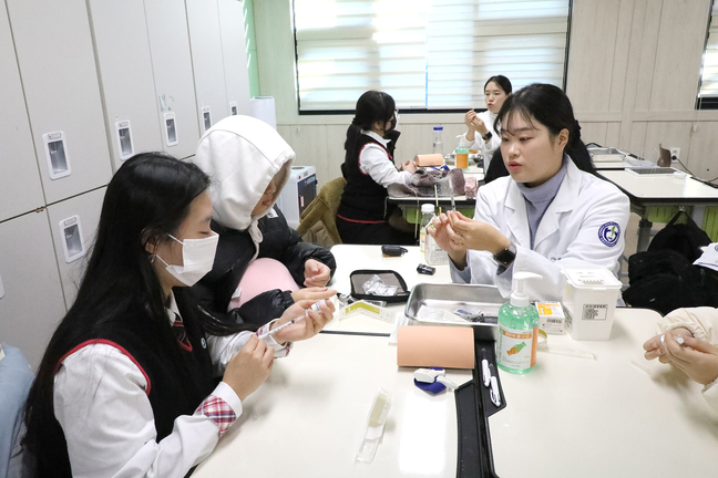 충북보건과학대 찾아가는 미리캠퍼스 진로체험 충북과 나의 연결고리 충북일보