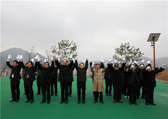 3.1절 맞아 보훈공원 충렬탑 호국영령 참배 - 충북과 나의 연결고리 충북일보